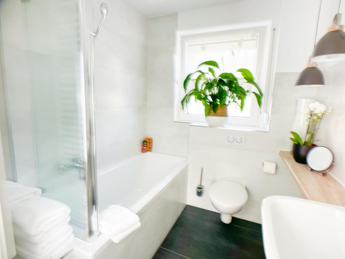 M-Style 02 Apartment Mit Balkon 24H Self-Check-In, Free Parking, Netflix Nuremberga Exterior foto