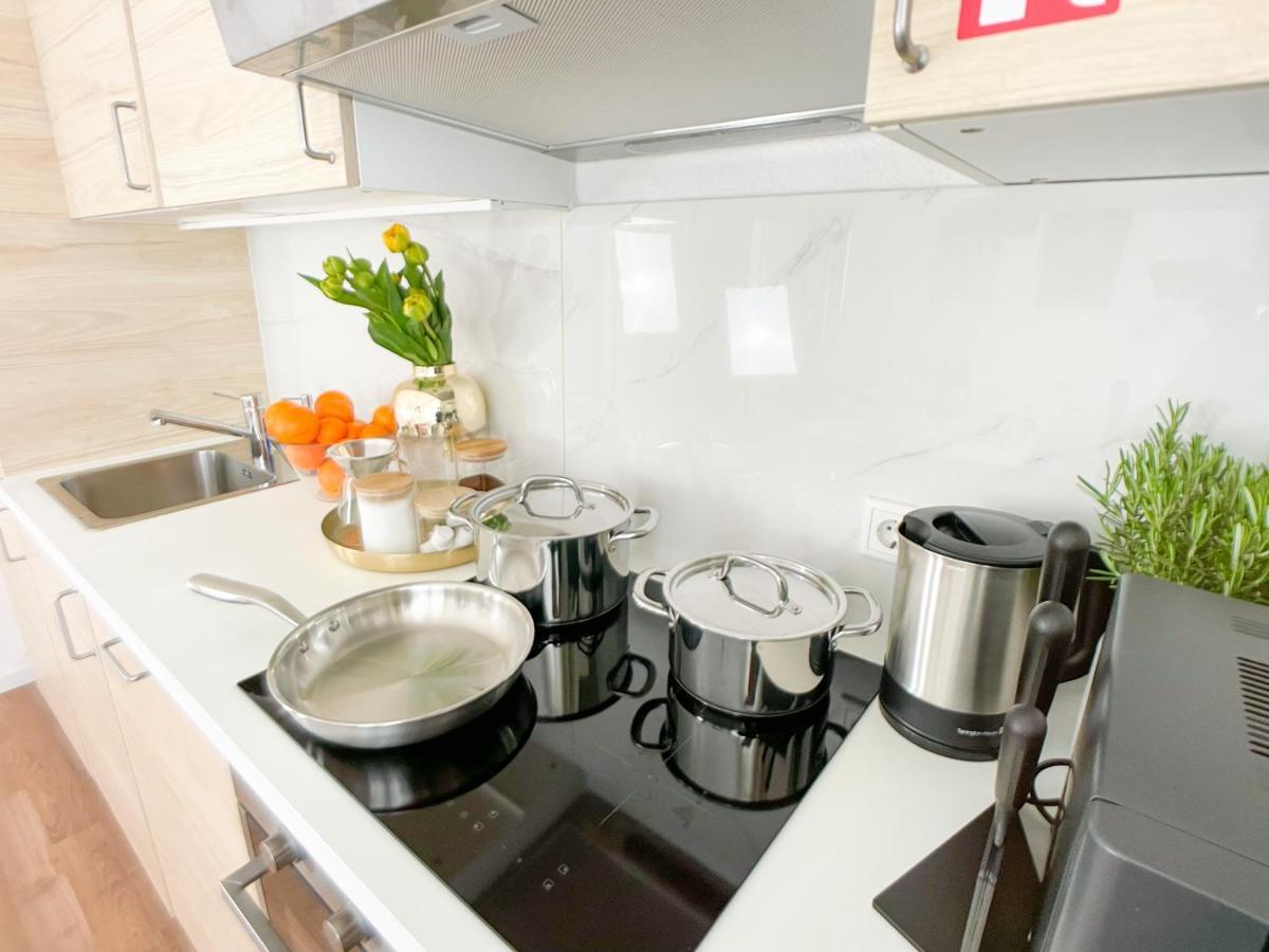 M-Style 02 Apartment Mit Balkon 24H Self-Check-In, Free Parking, Netflix Nuremberga Exterior foto