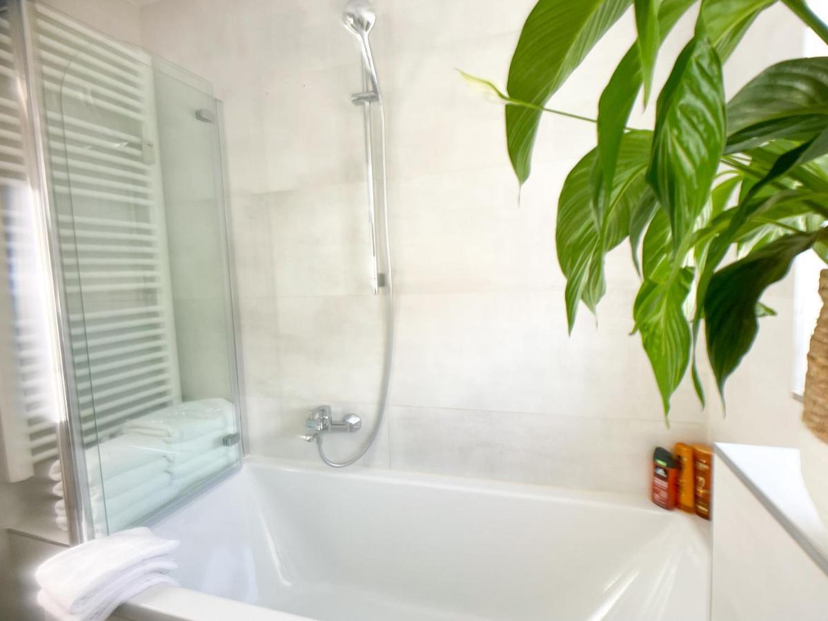 M-Style 02 Apartment Mit Balkon 24H Self-Check-In, Free Parking, Netflix Nuremberga Exterior foto